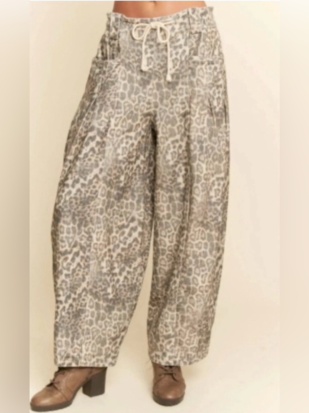 DAVI & DANI Beige and Gray Leopard Print Barrel Leg Jeans
